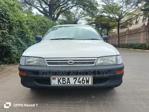Toyota Corolla 2000 White