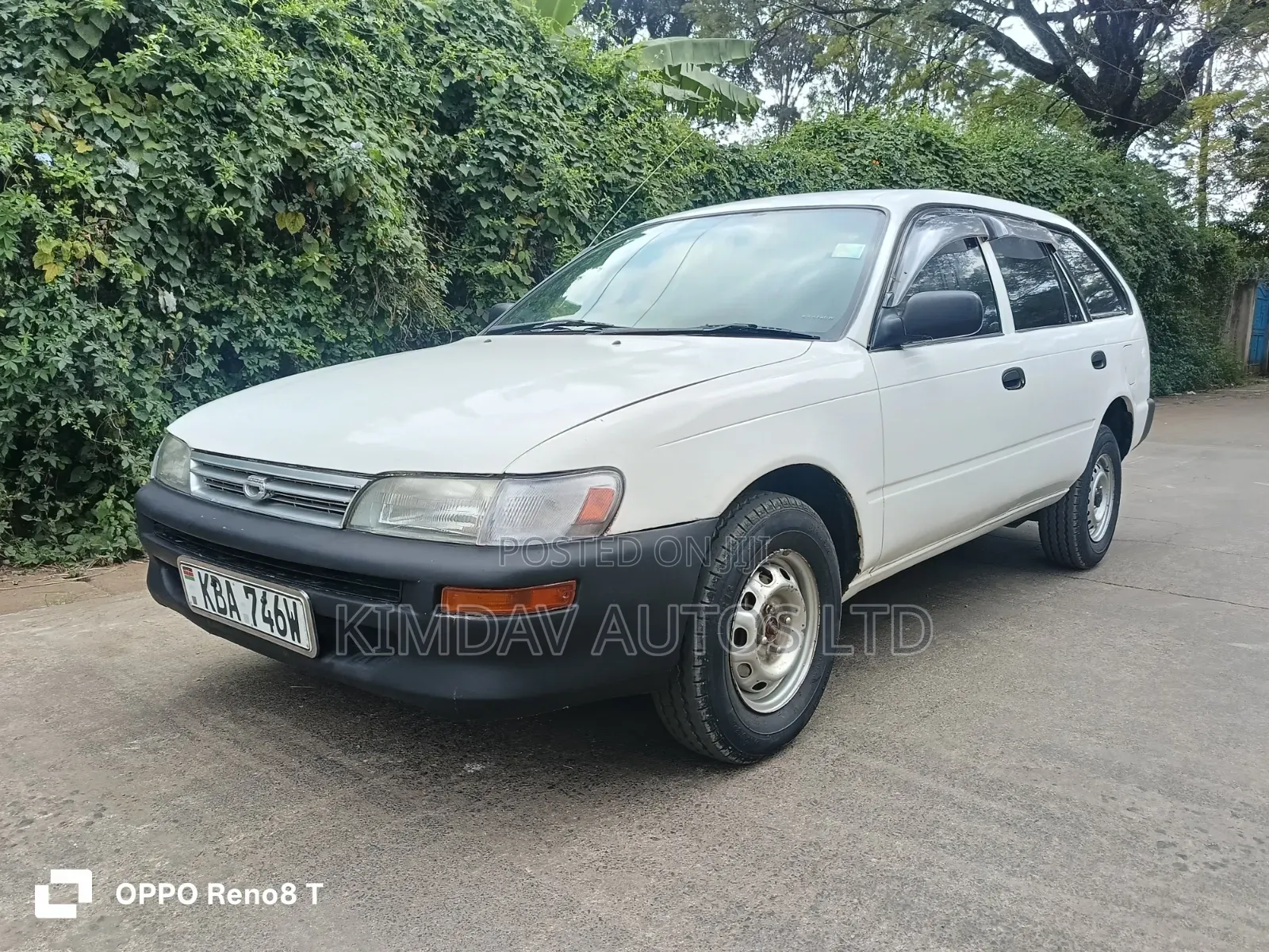 Toyota Corolla 2000 White
