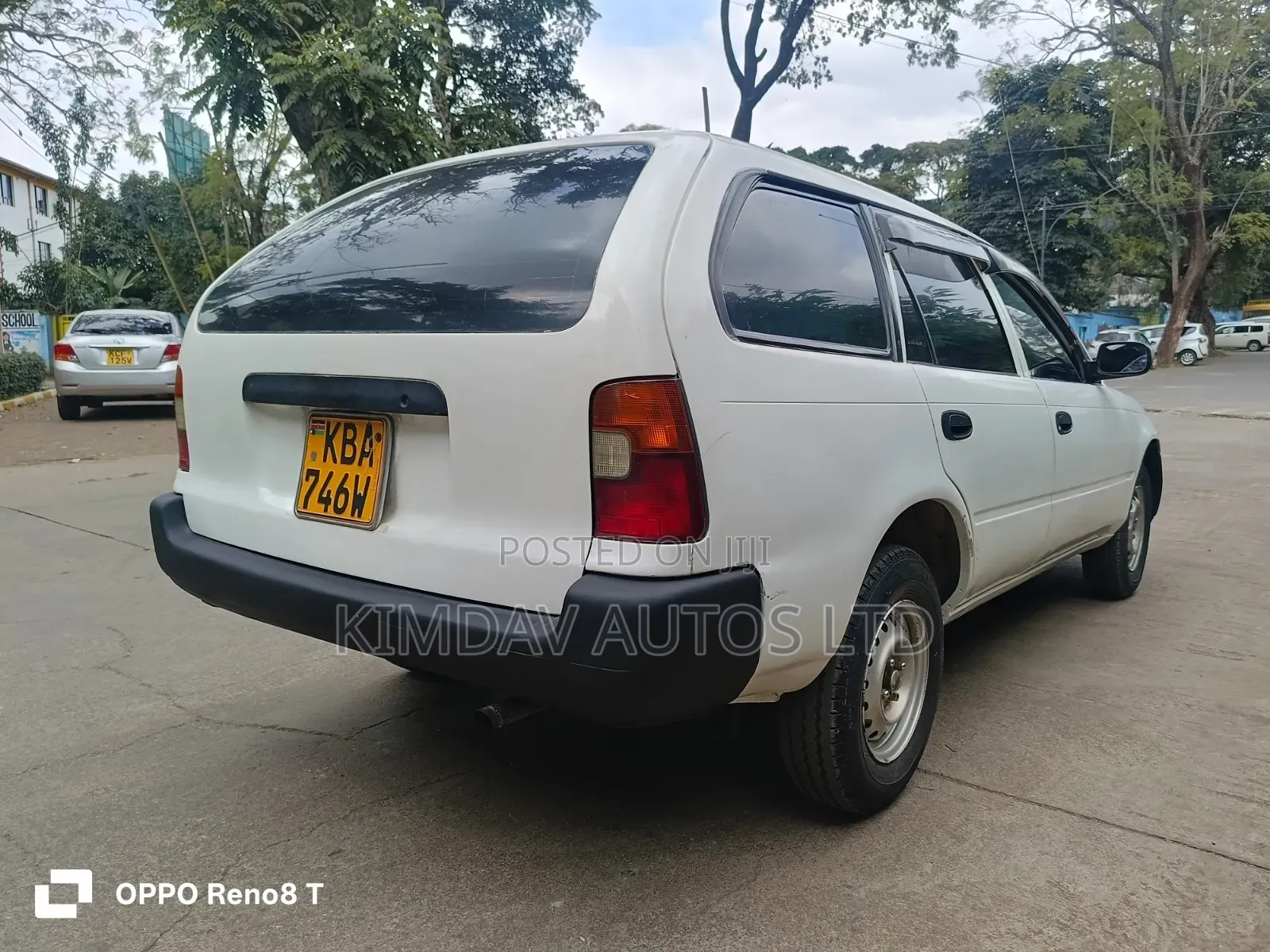 Toyota Corolla 2000 White