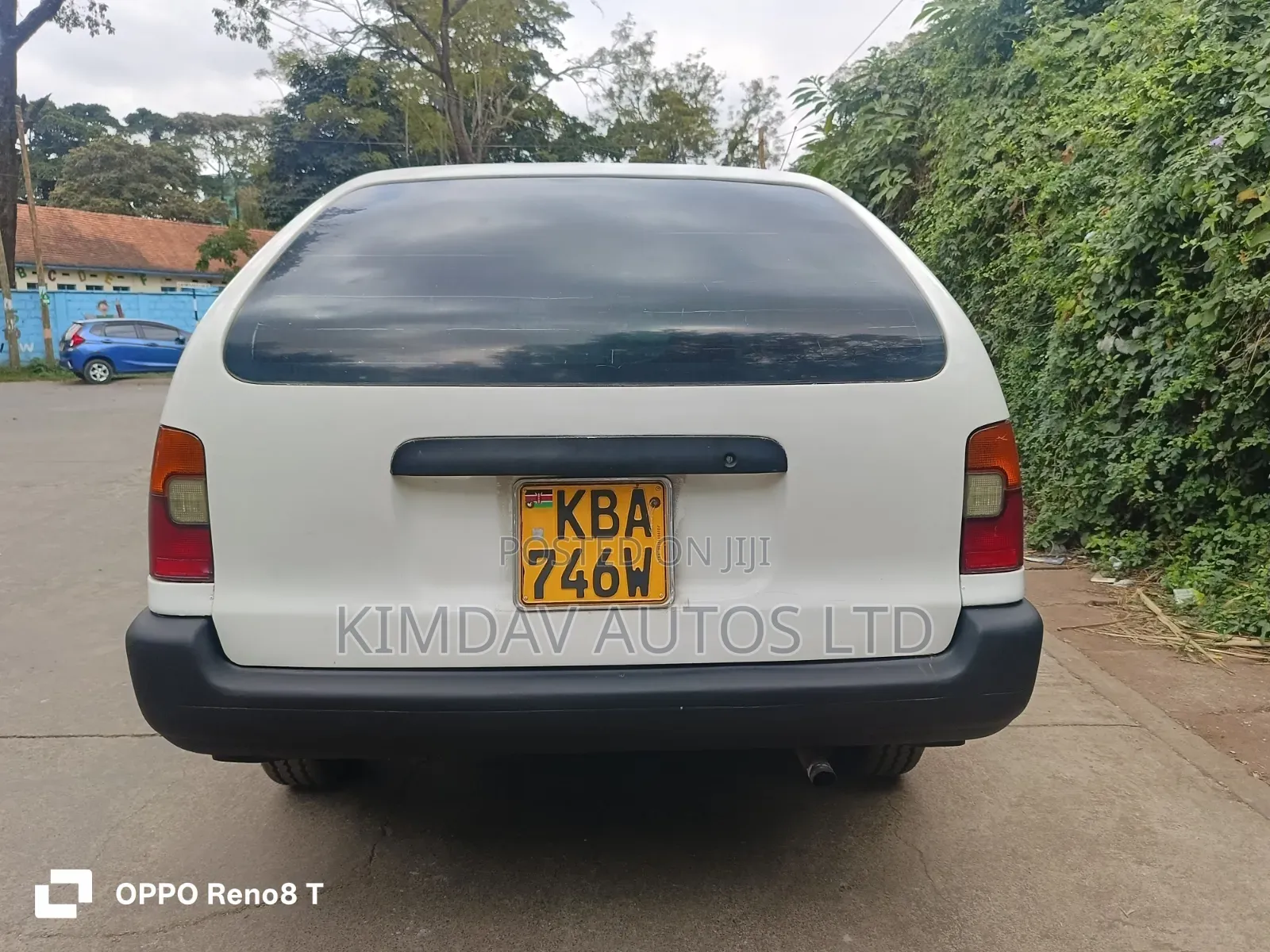 Toyota Corolla 2000 White