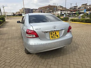 Toyota Belta 2009 Silver
