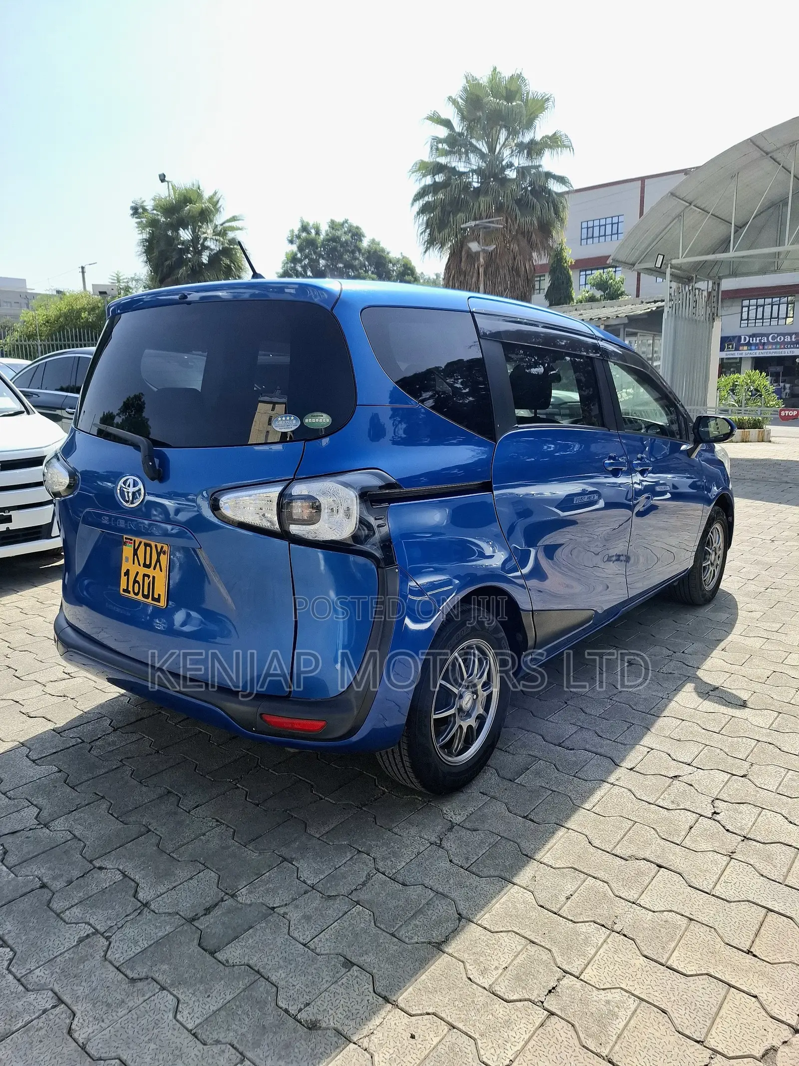 Toyota Sienta 2018 Blue