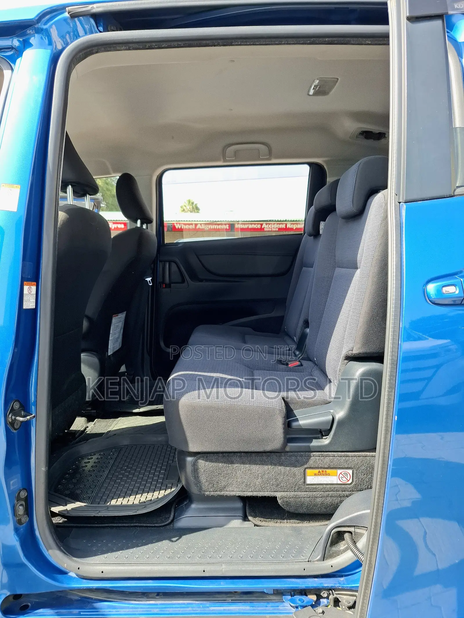 Toyota Sienta 2018 Blue