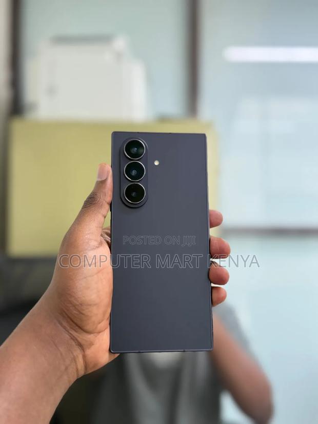 New Samsung Galaxy Z Fold7 512 GB Black - thumbnail 3