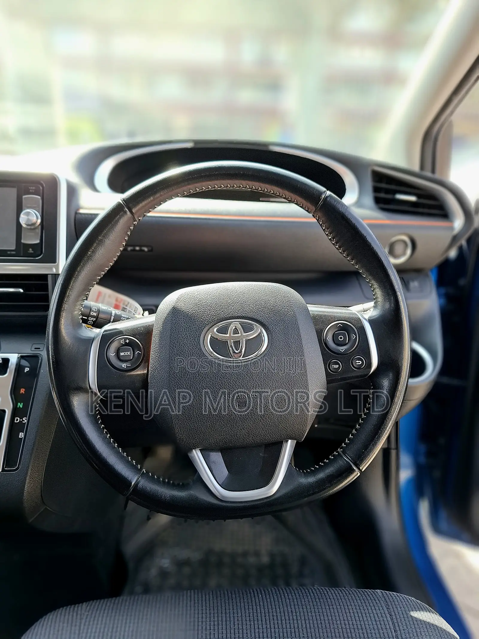 Toyota Sienta 2018 Blue