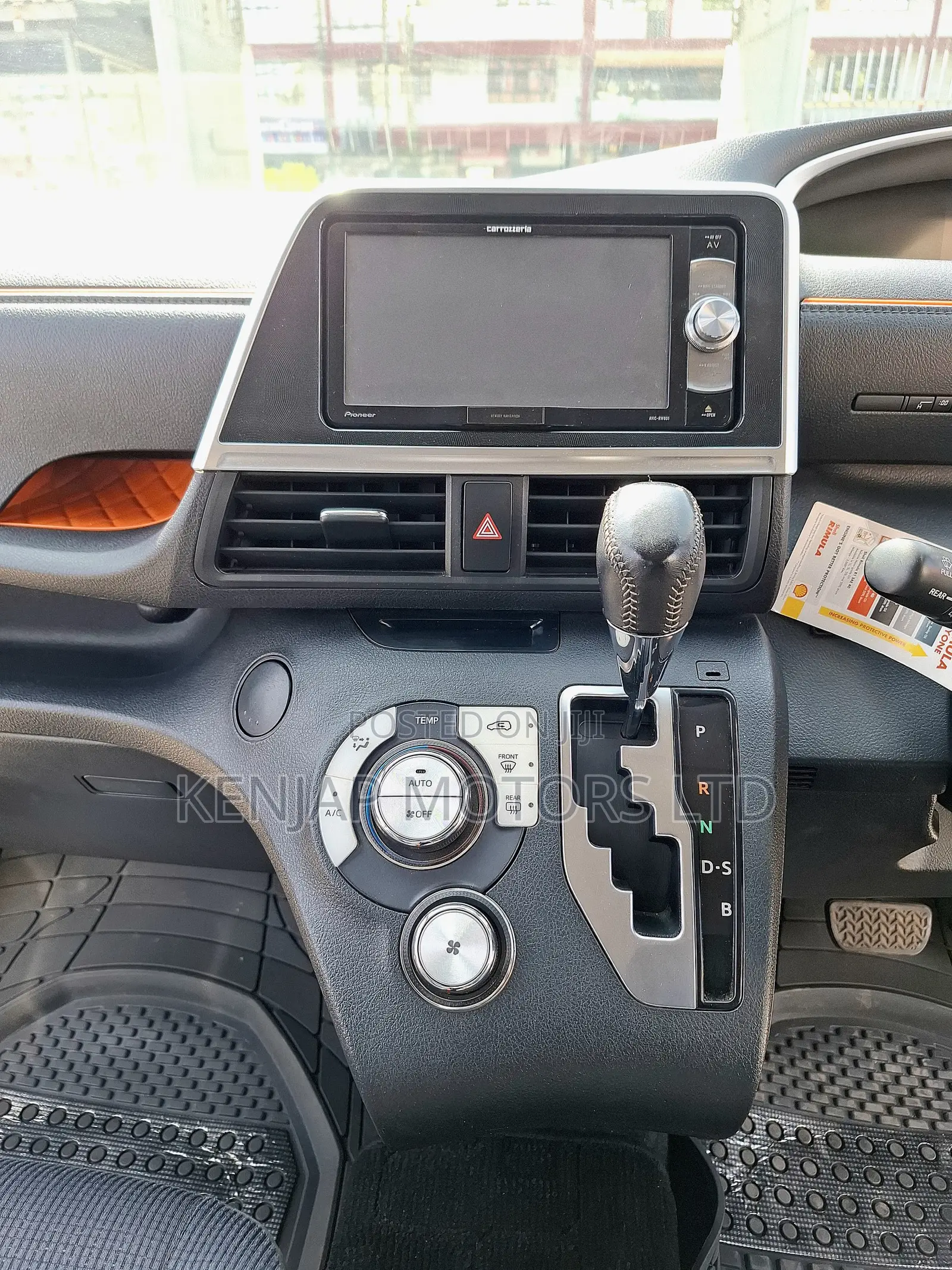Toyota Sienta 2018 Blue