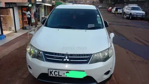 Mitsubishi Outlander 2011 White