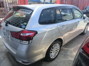 Toyota Corolla Fielder 2019 Silver