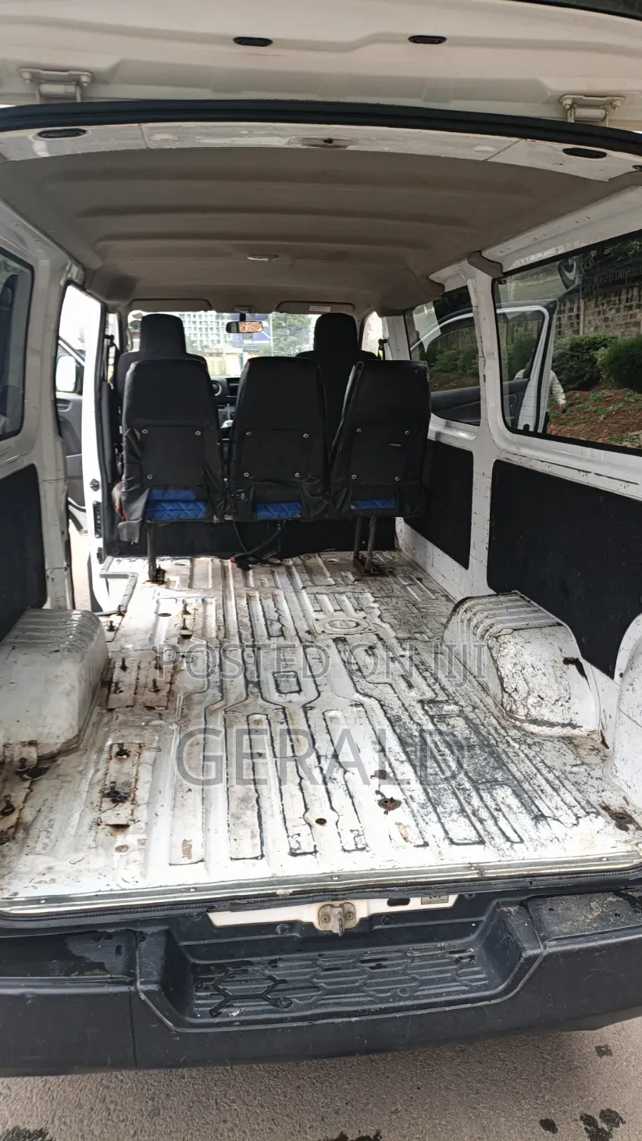 Nissan Caravan (Urvan) 2015 White