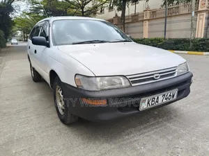Toyota Corolla 2000 White