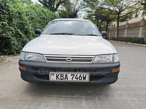 Toyota Corolla 2000 White