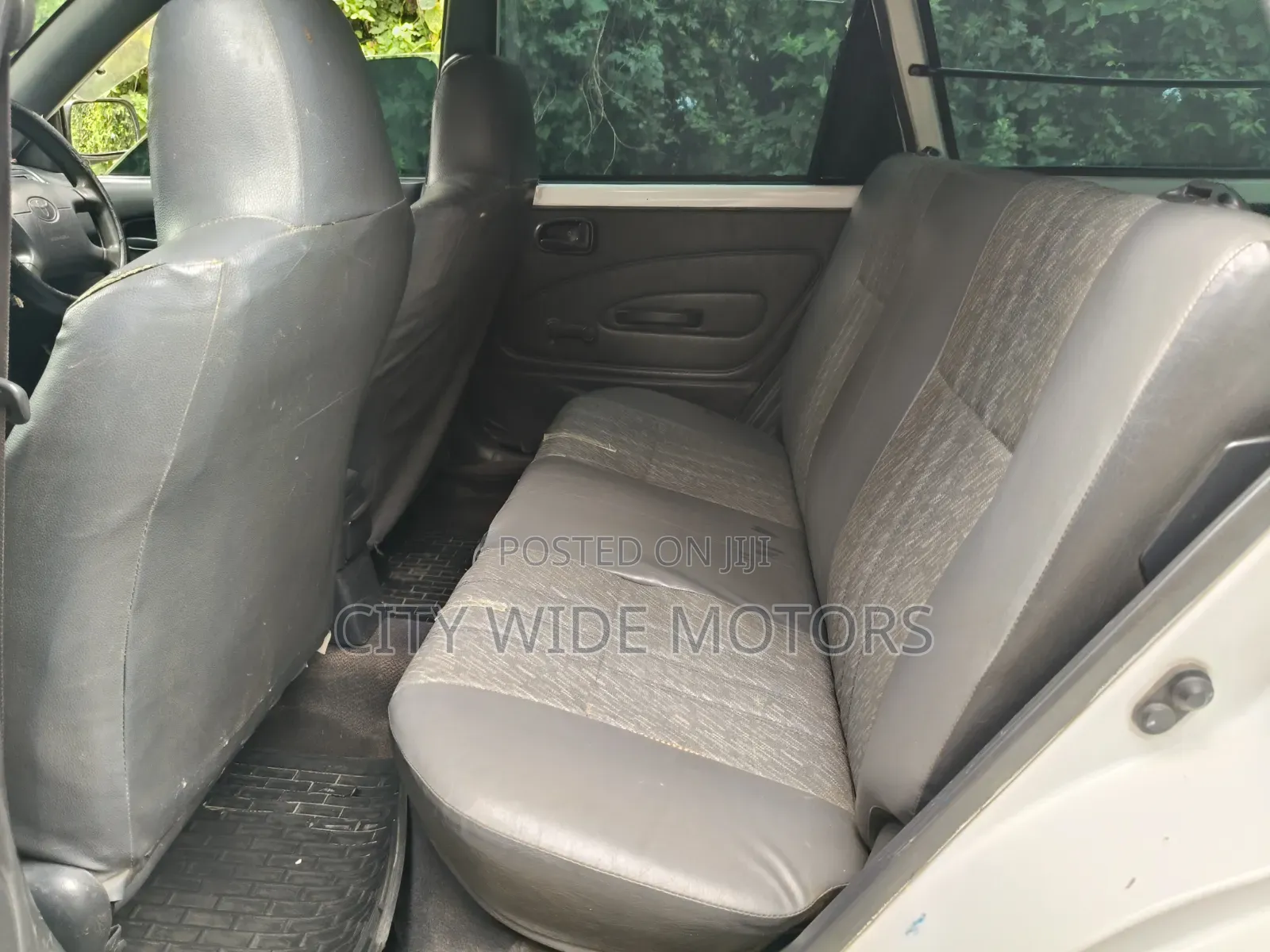 Toyota Corolla 2000 White