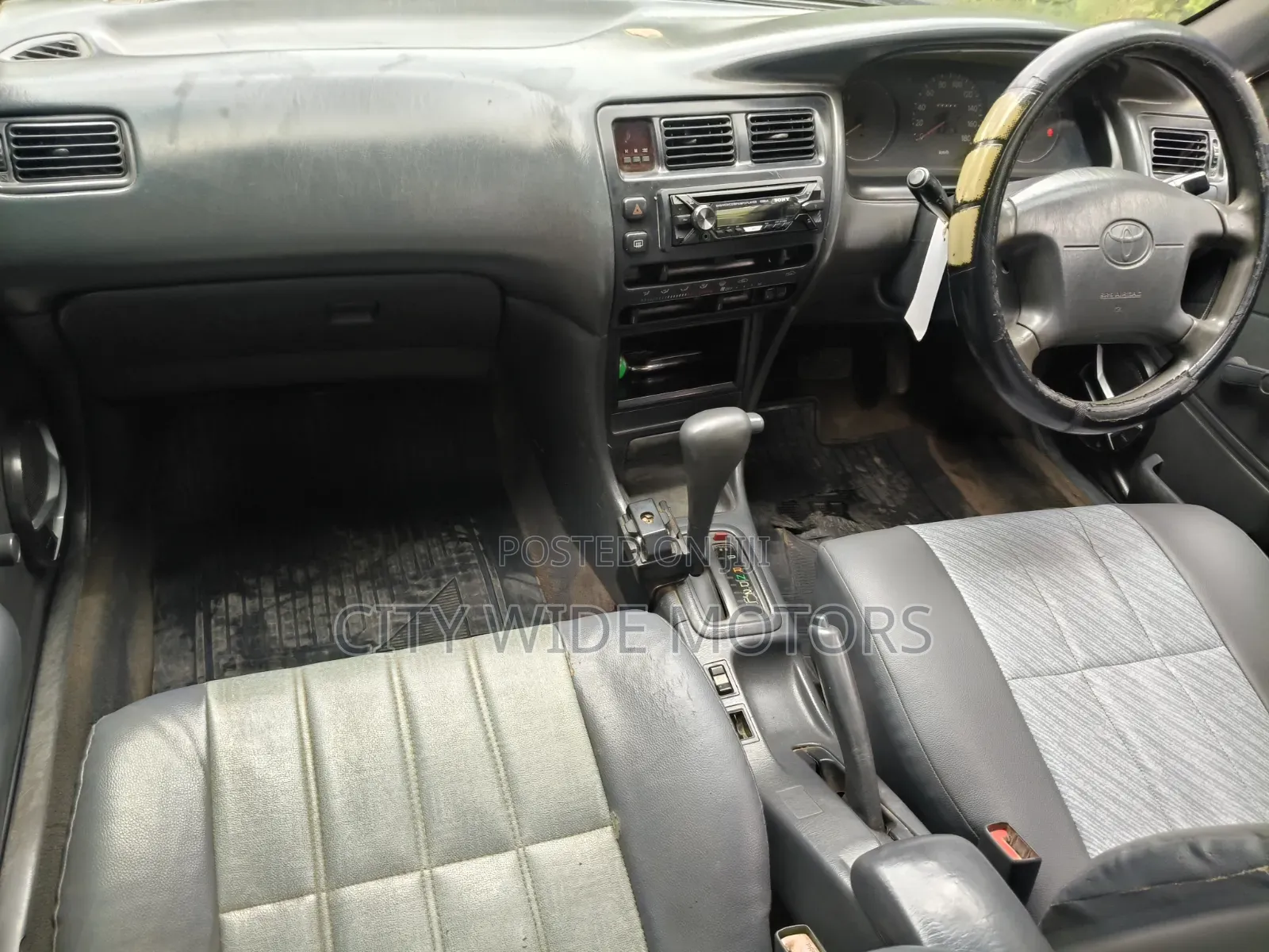 Toyota Corolla 2000 White