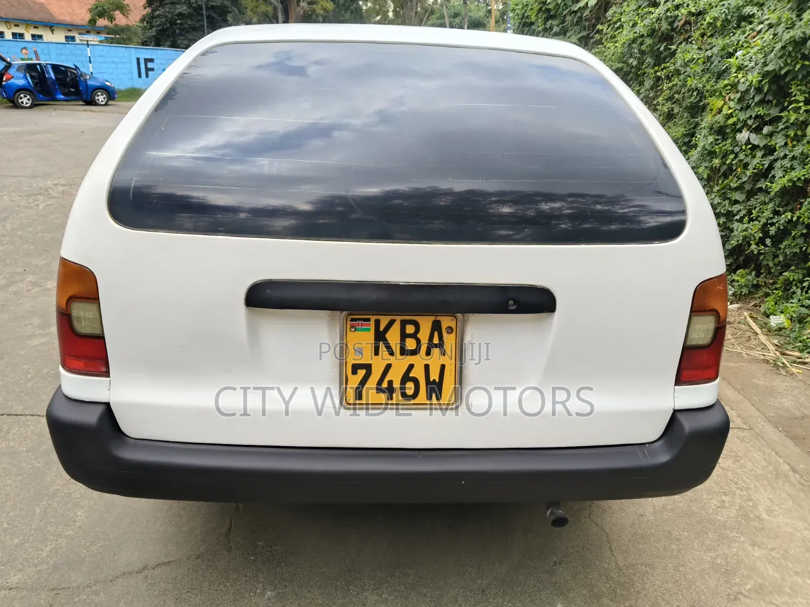 Toyota Corolla 2000 White