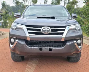 Toyota Fortuner 2016 Gray