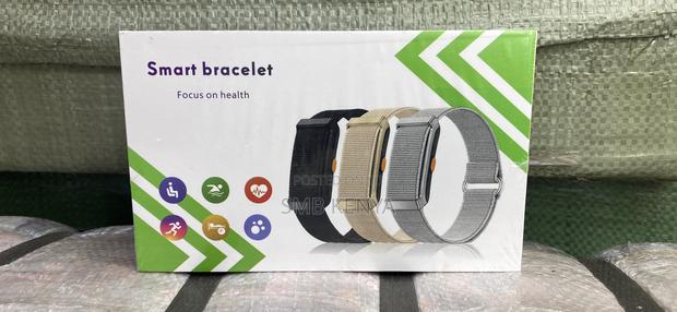 Whoop Trackfit Smart Bracelet - main view