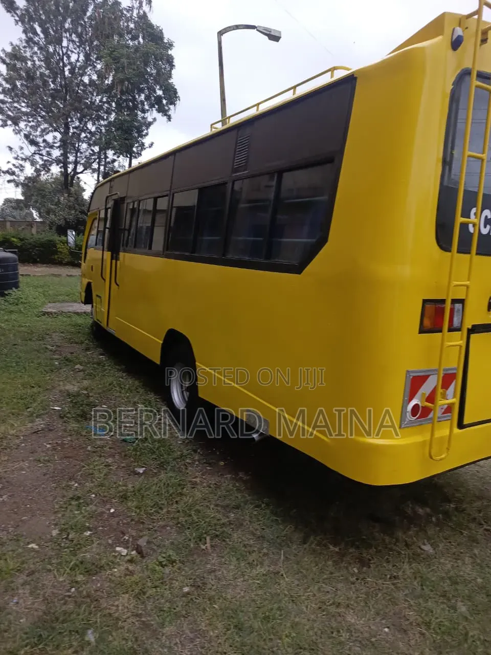 Isuzu NQR 2018 Yellow