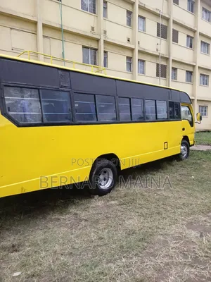 Isuzu NQR 2018 Yellow