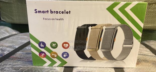 Smart Health Tracker Bracelet - thumbnail 2