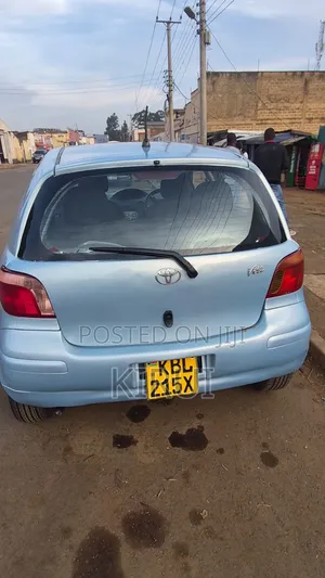 Toyota Vitz 2003 Blue