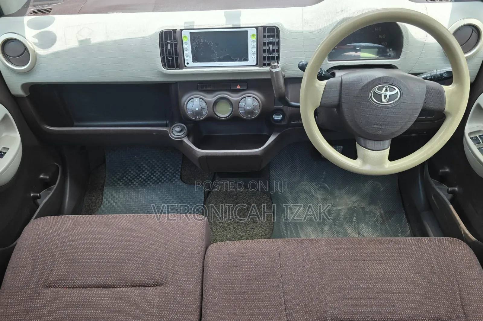 Toyota Passo 2012 Silver