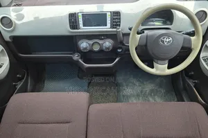 Toyota Passo 2012 Silver