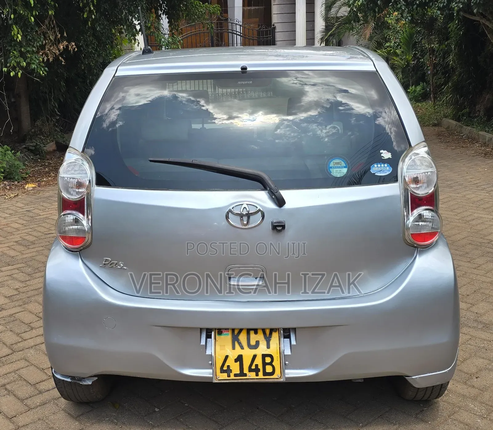 Toyota Passo 2012 Silver