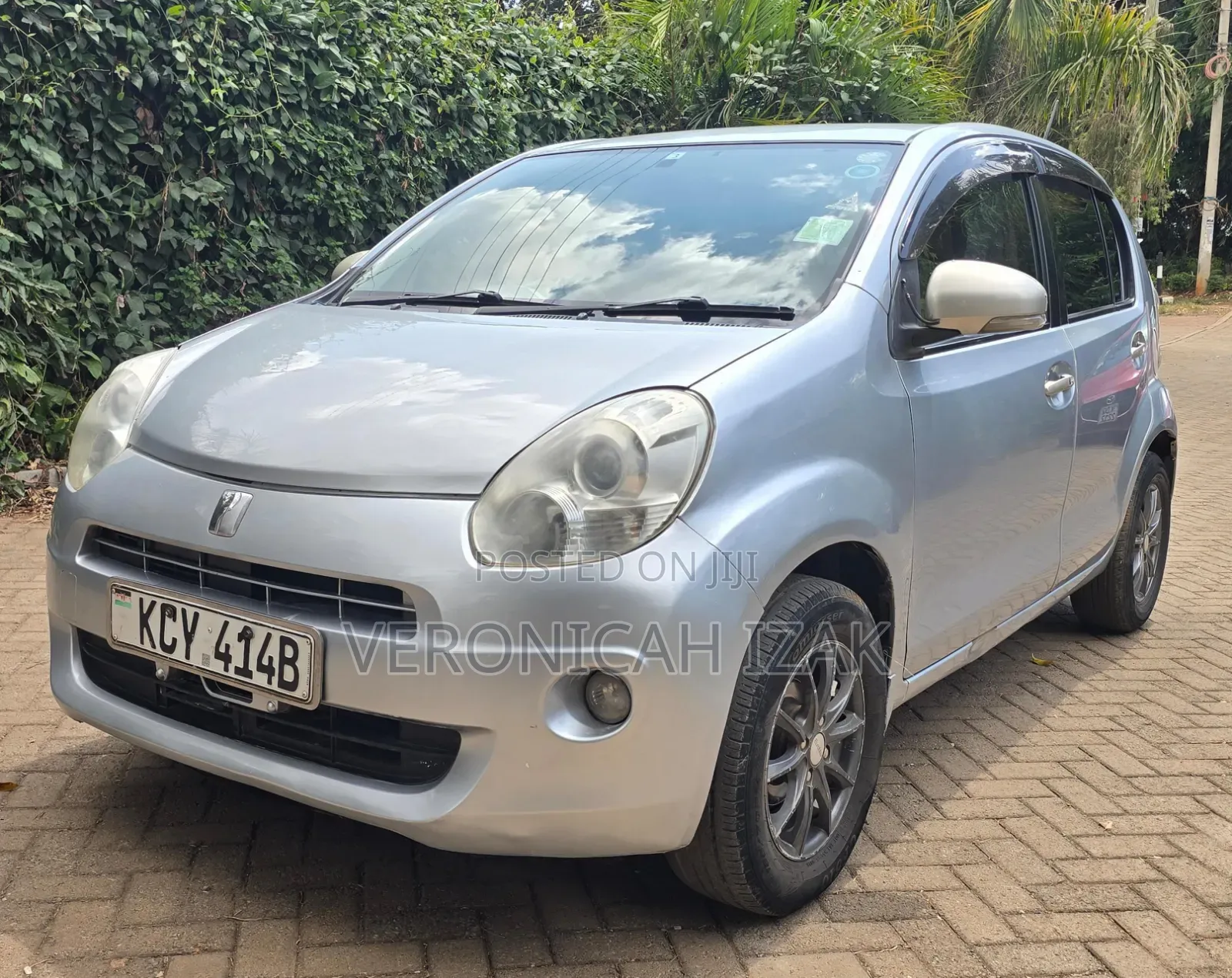 Toyota Passo 2012 Silver