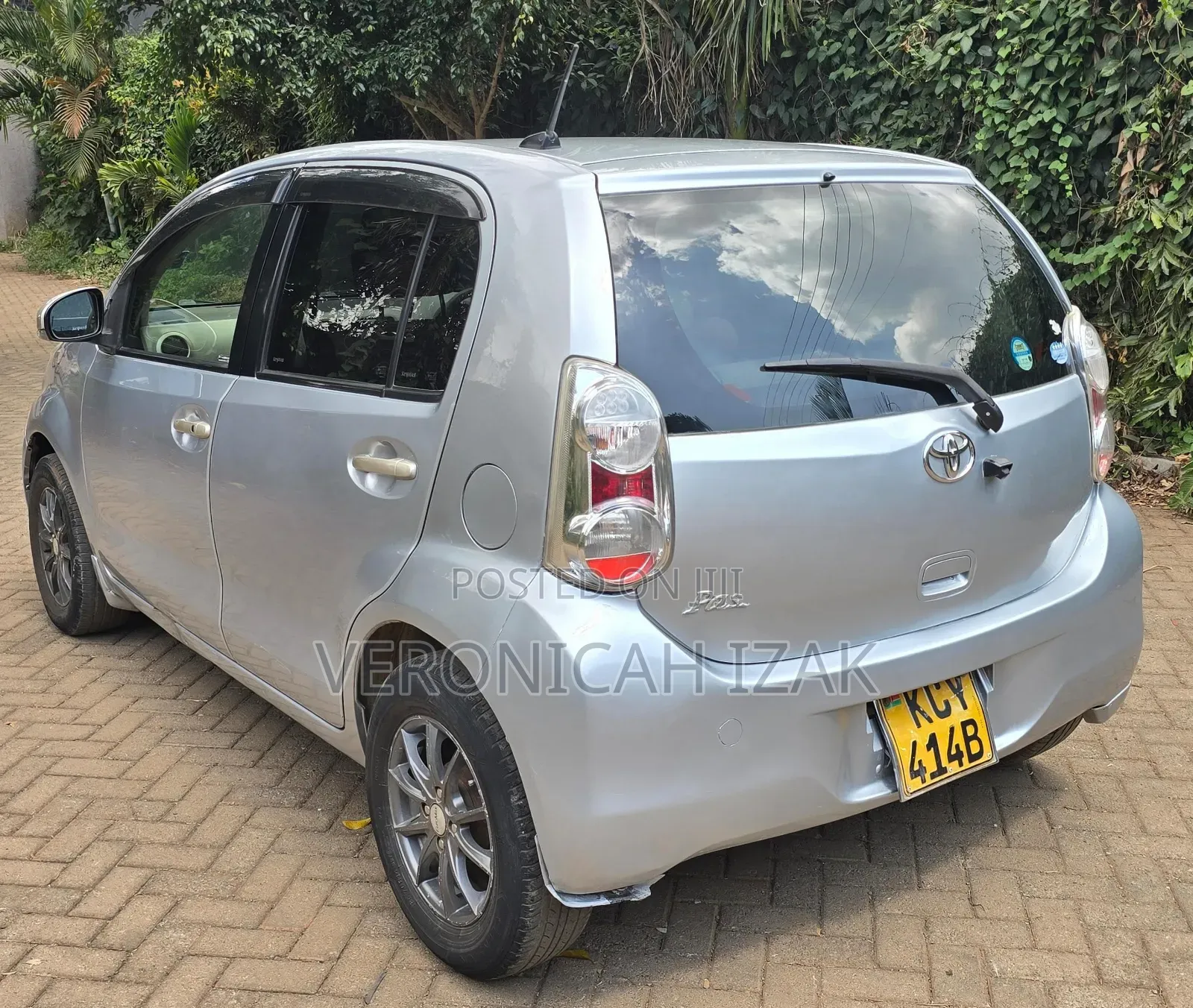 Toyota Passo 2012 Silver