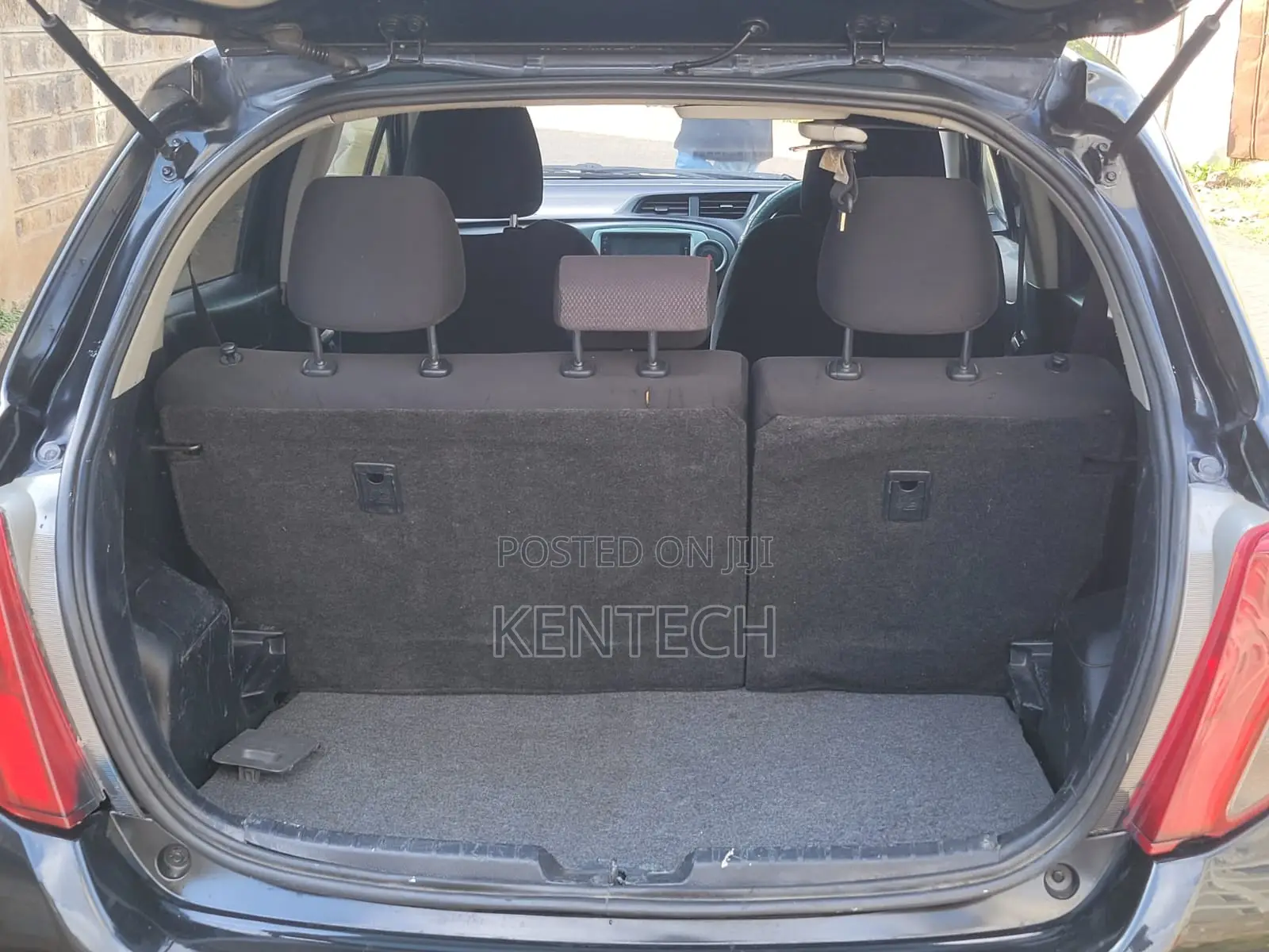 Toyota Vitz 2013 Black