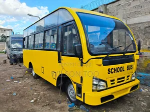 Isuzu NQR 2014 Yellow