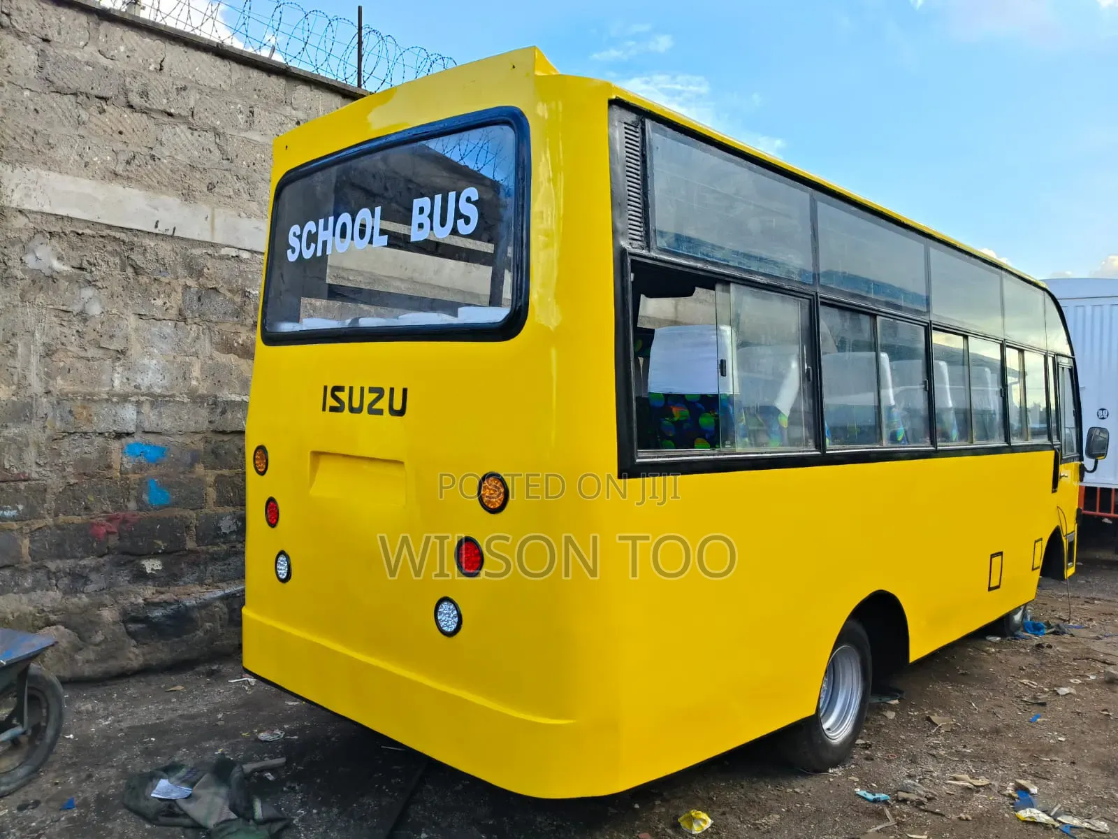 Isuzu NQR 2014 Yellow