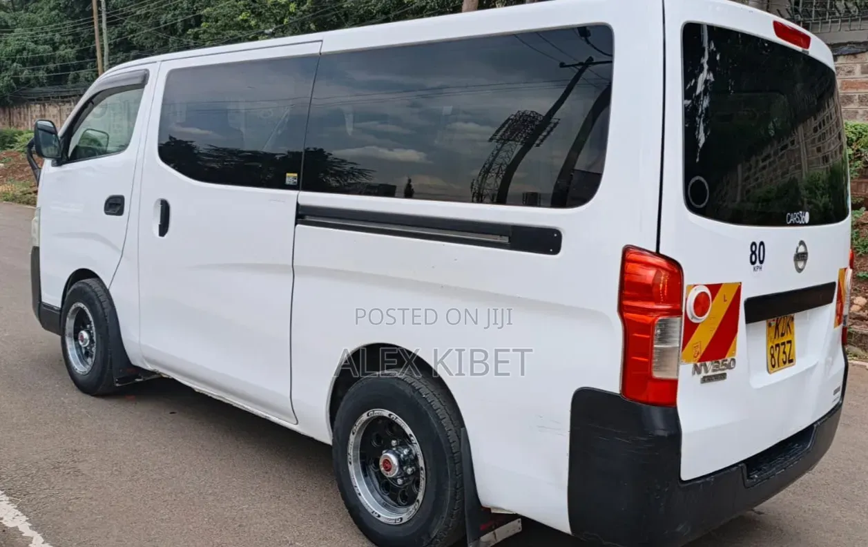 Nissan Caravan (Urvan) 2015 White
