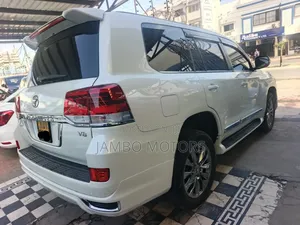Toyota Land Cruiser 4.5 V8 TD 2019 White