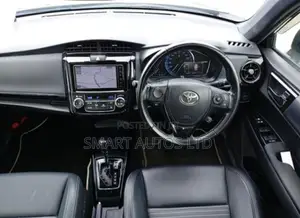Toyota Corolla Fielder 1.5 Hybrid FWD 2019 Black