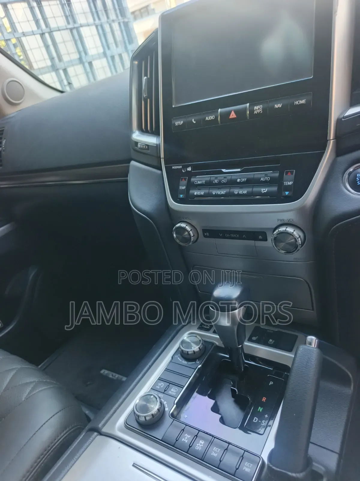 Toyota Land Cruiser 4.5 V8 TD 2019 White