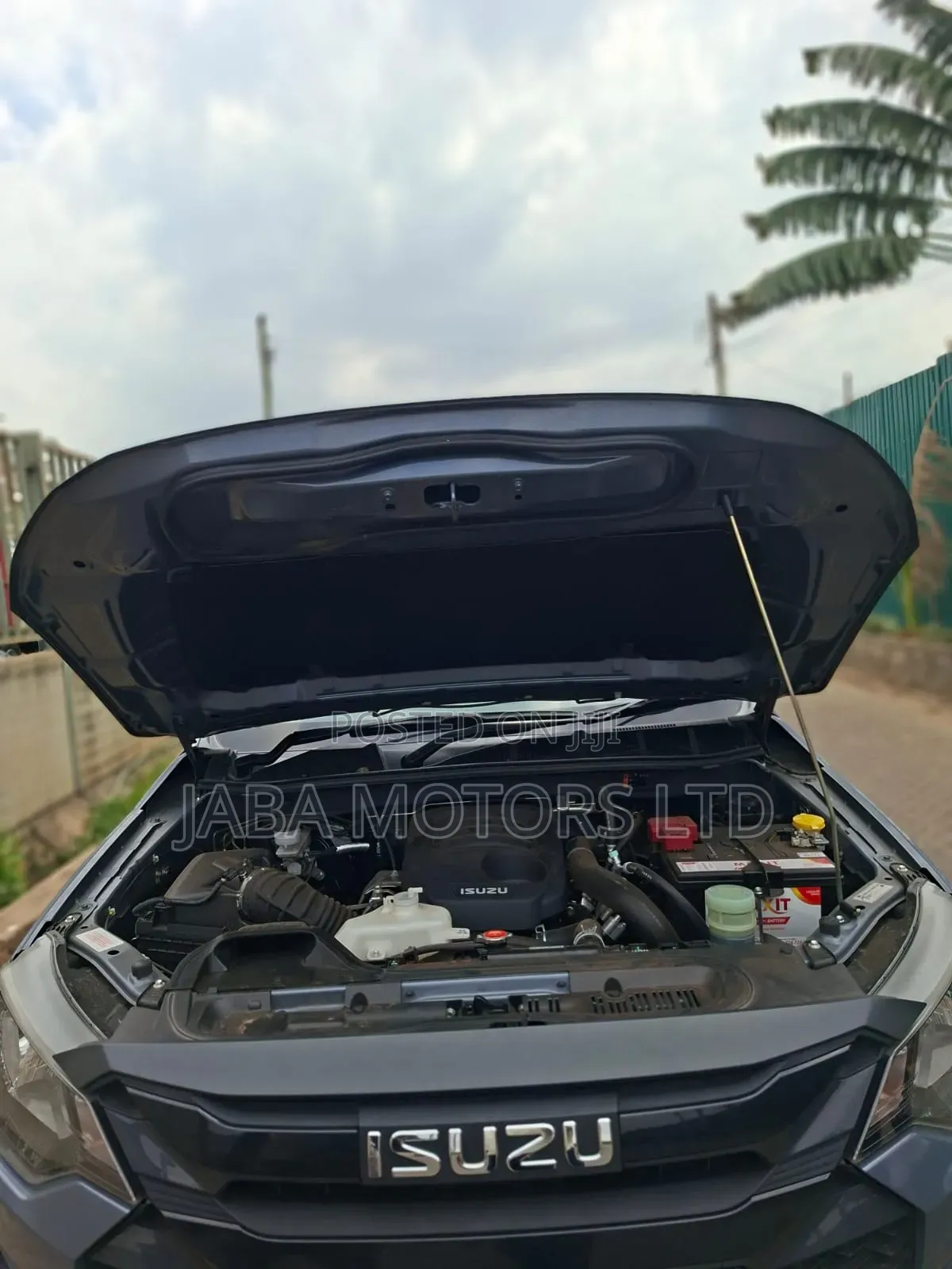 Isuzu D-MAX 2025 Gray