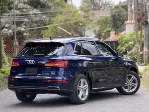 Audi Q5 2.0T Premium AWD quattro 2018 Blue