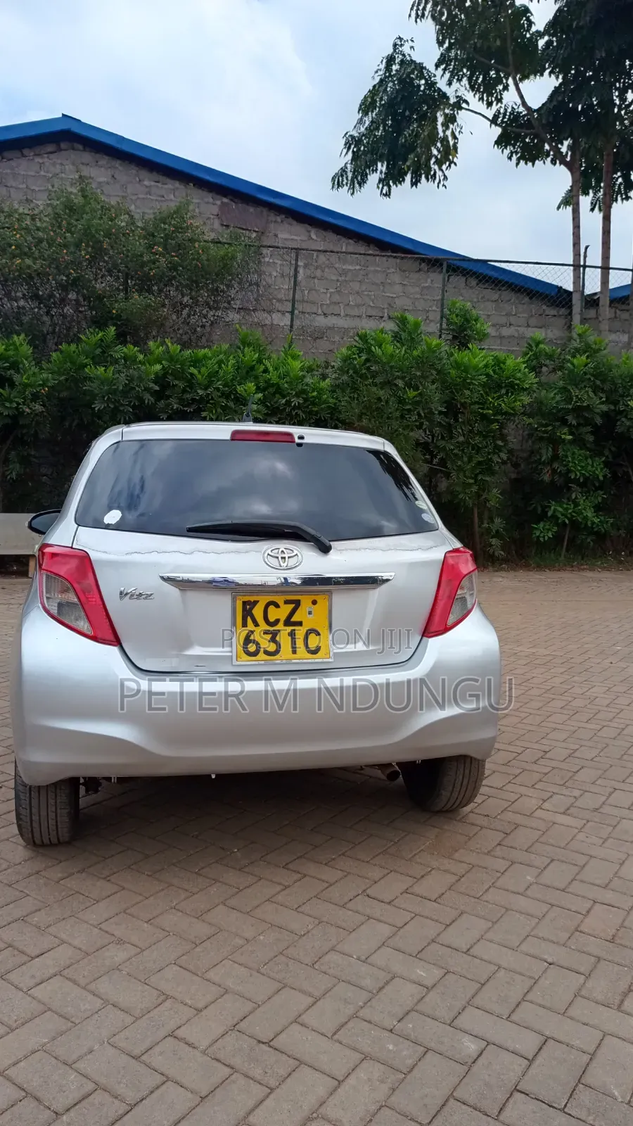 Toyota Vitz 2013 Silver