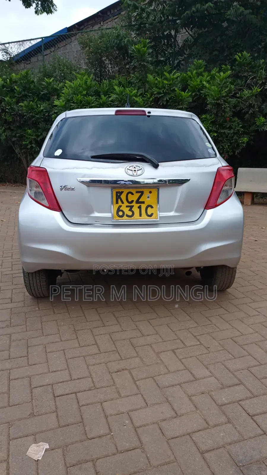 Toyota Vitz 2013 Silver