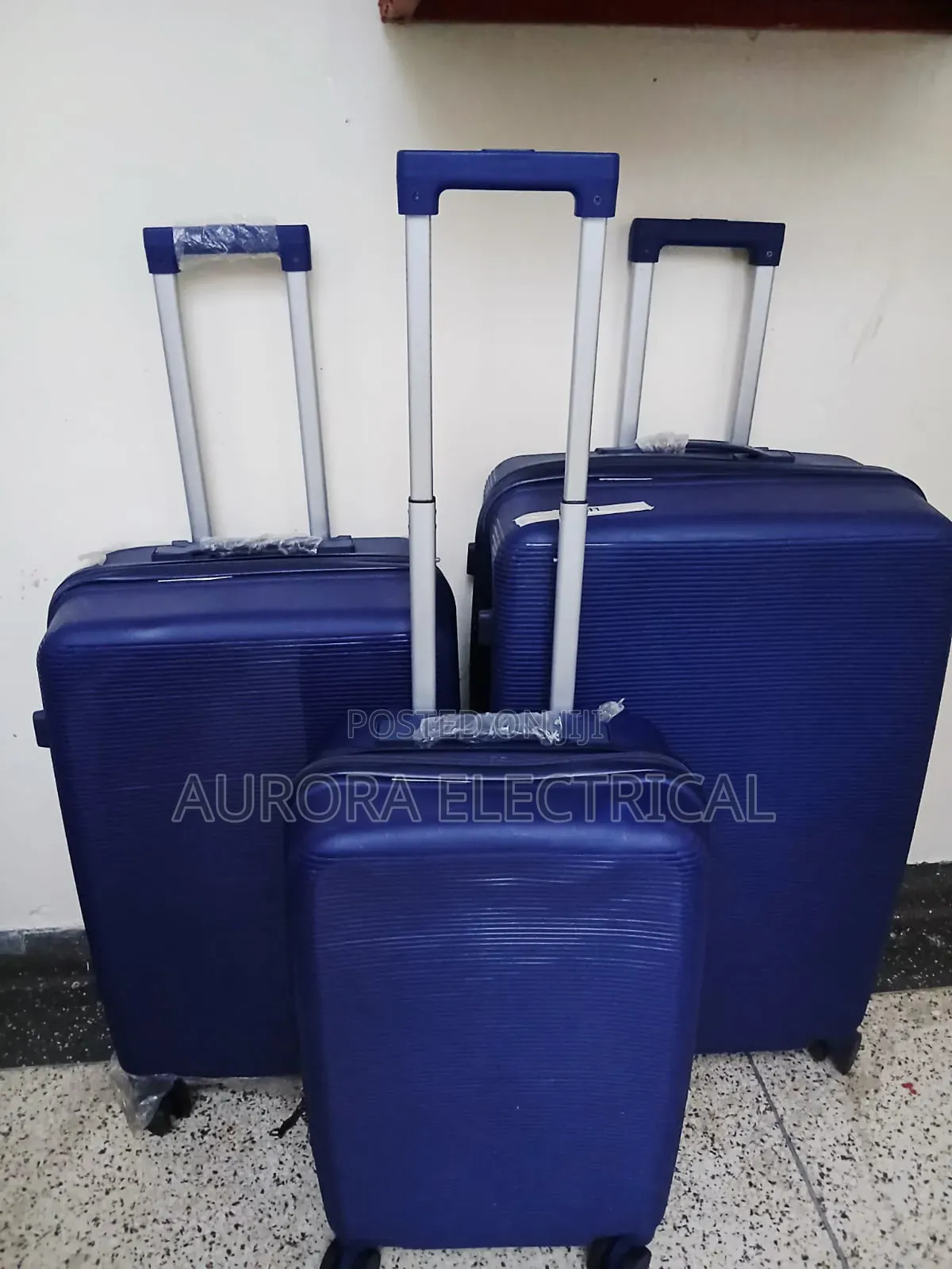 Medium Travellers Suitcase