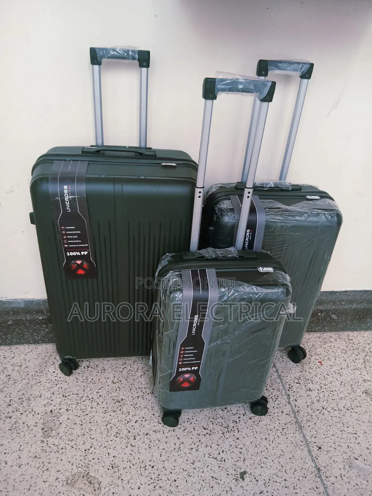 Medium Travellers Suitcase