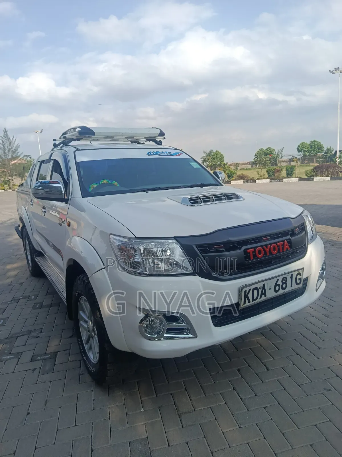 Toyota Hilux 2013 White