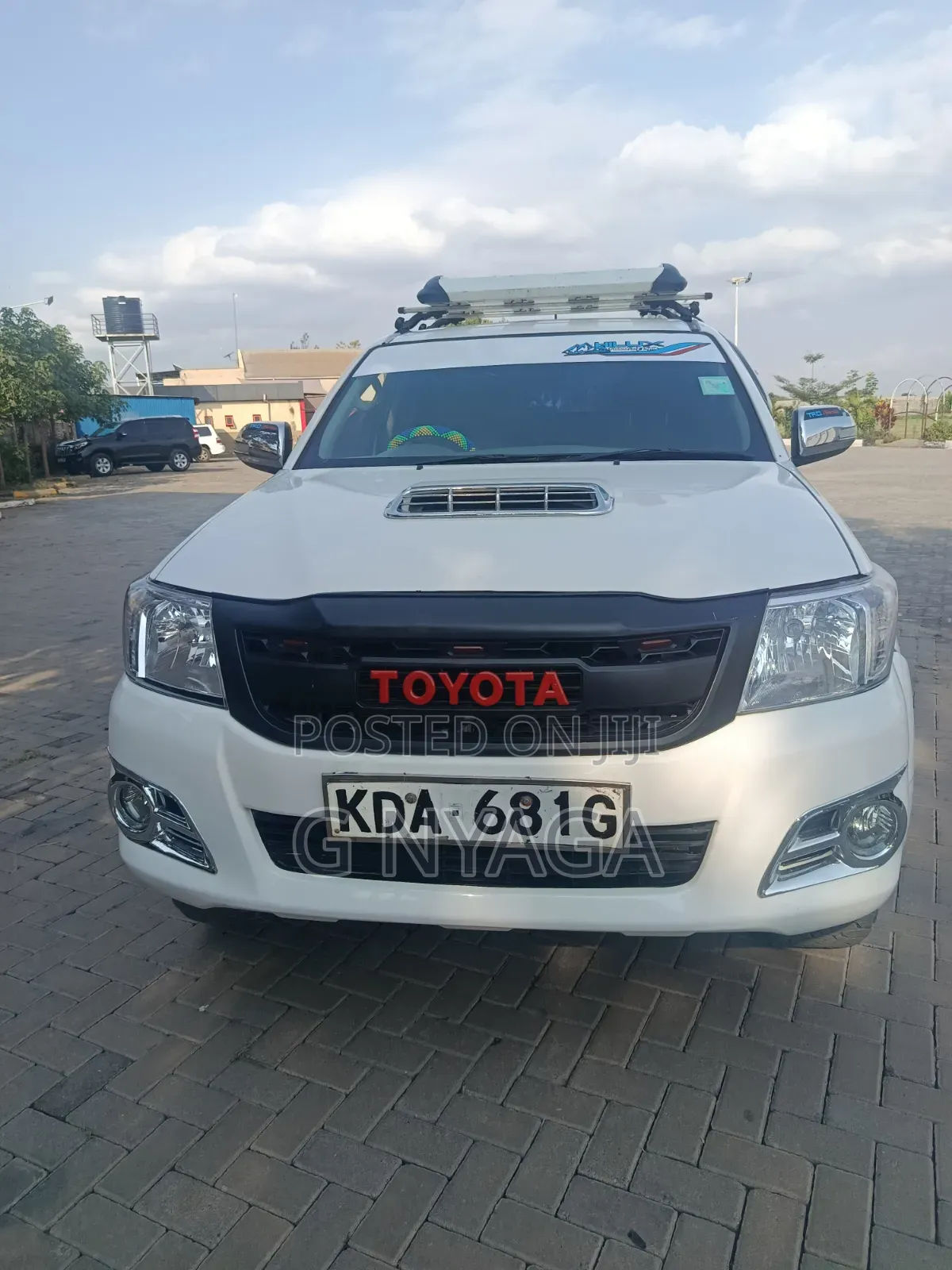 Toyota Hilux 2013 White
