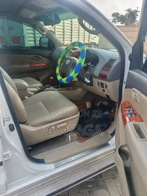 Toyota Hilux 2013 White