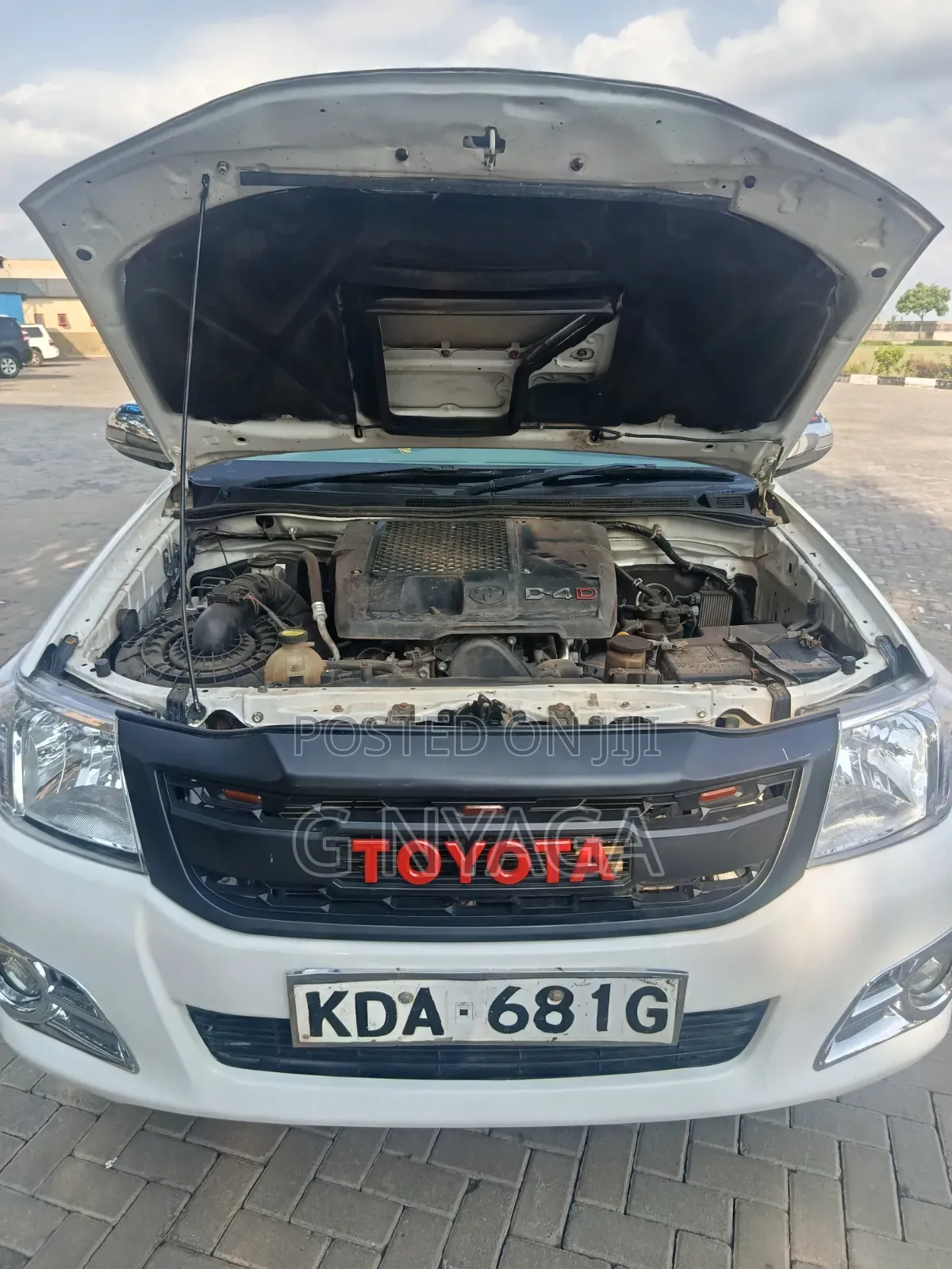 Toyota Hilux 2013 White