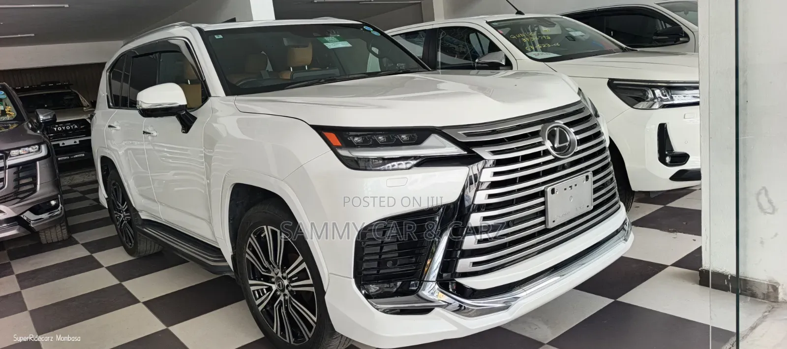 Lexus LX 2022 White