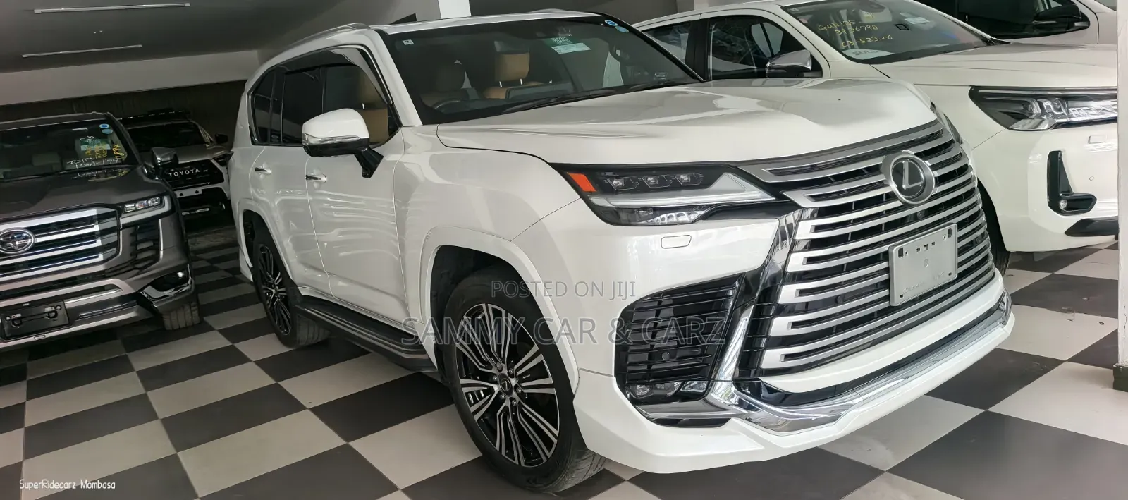 Lexus LX 2022 White