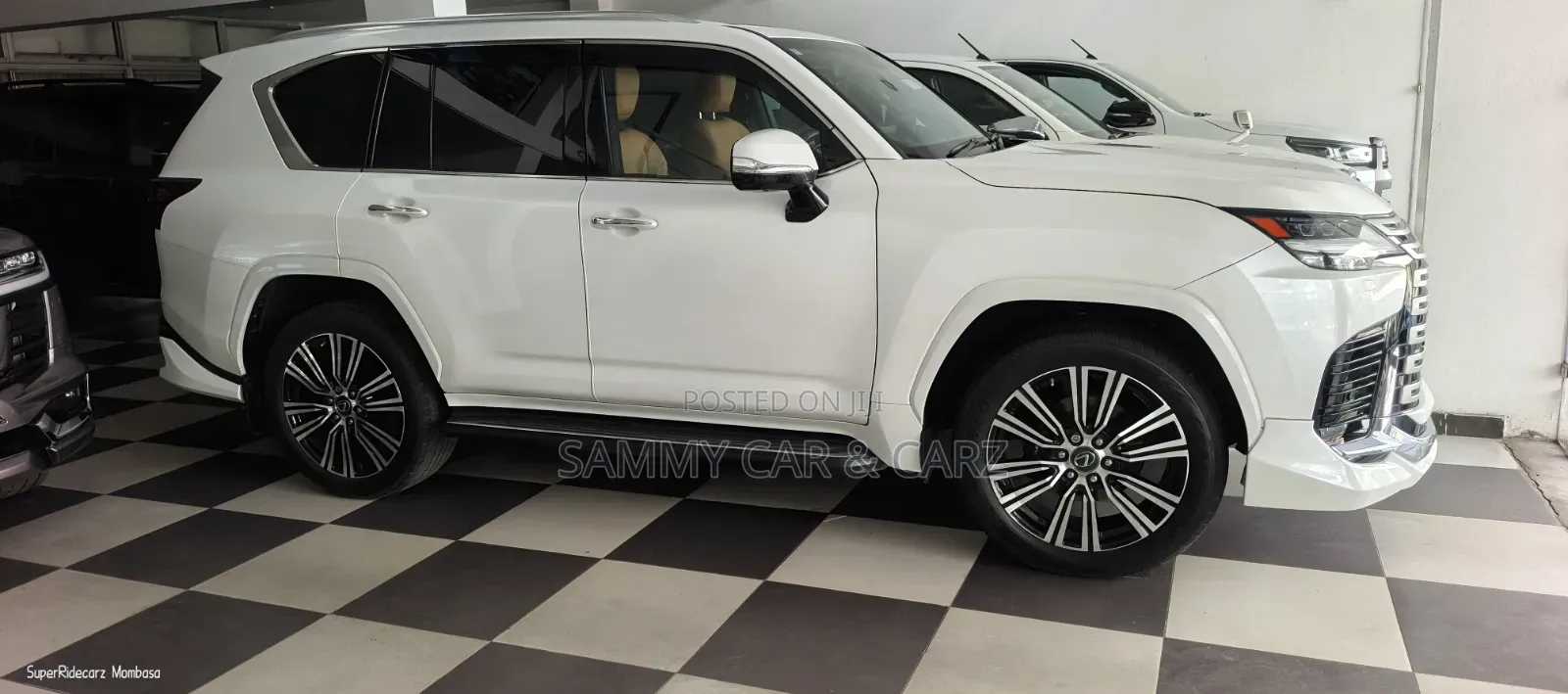 Lexus LX 2022 White