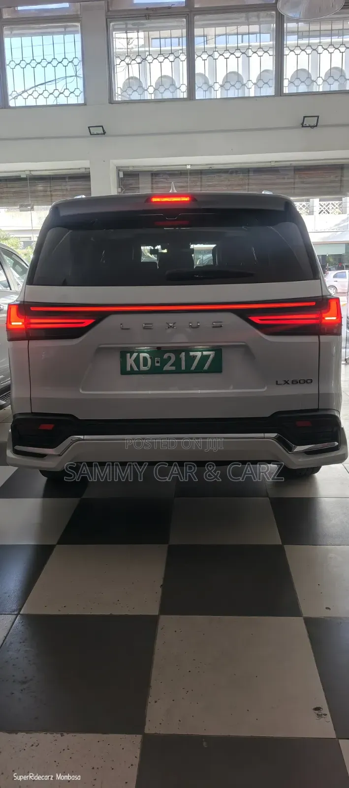 Lexus LX 2022 White